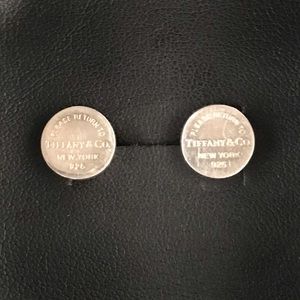 Tiffany & Co. sterling silver Return to Tiffany round studs